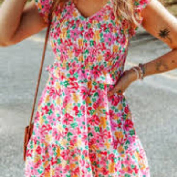 BOUTIQUE FLORAL NWOT MULTI COLOR PEPLUM RUFFLE CAP SLEEVE SMOCKED DRESS - Picture 1 of 7